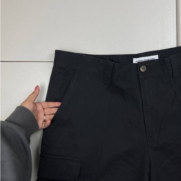 Amazon Essentials Men's 40W Black 10" Inseam Classic Fit Cargo Shorts Cotton - Picture 5 of 11